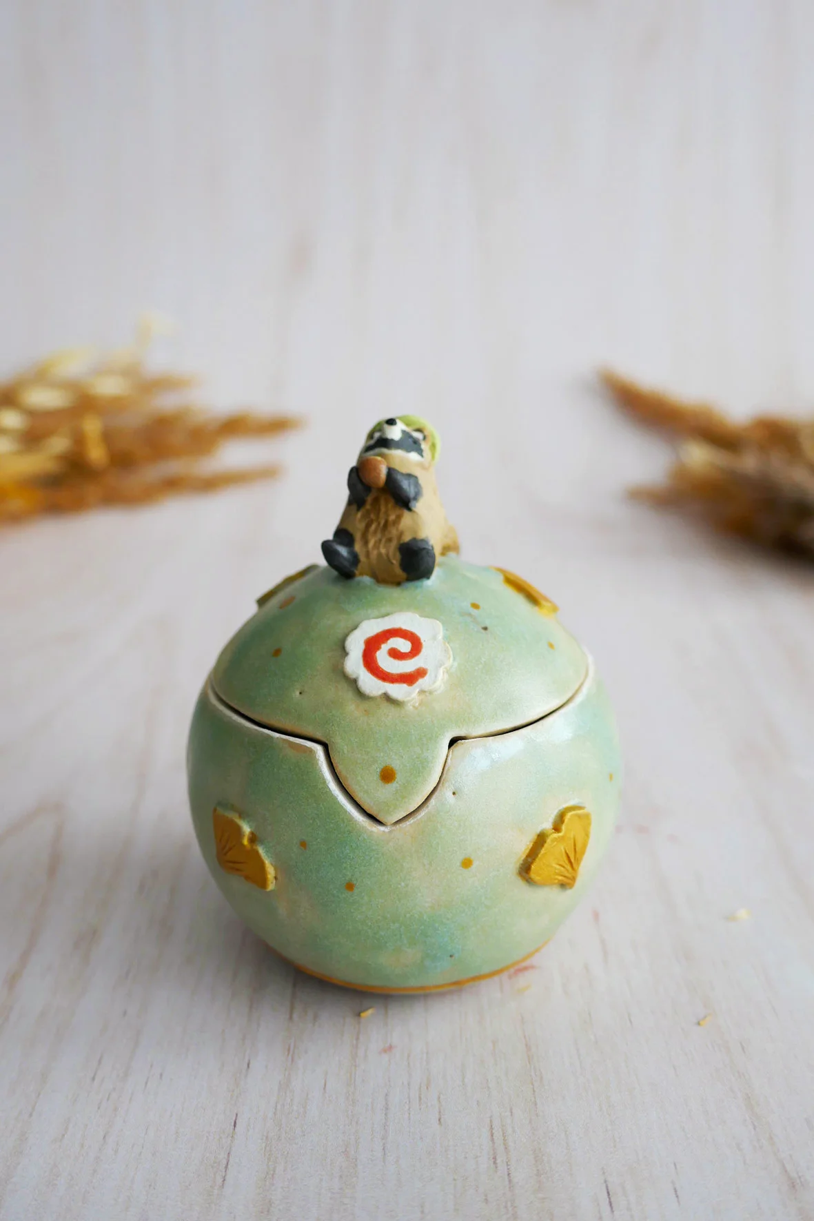{Kintsugi} Boîte miniature en grès Tanuki — Sophie Leta