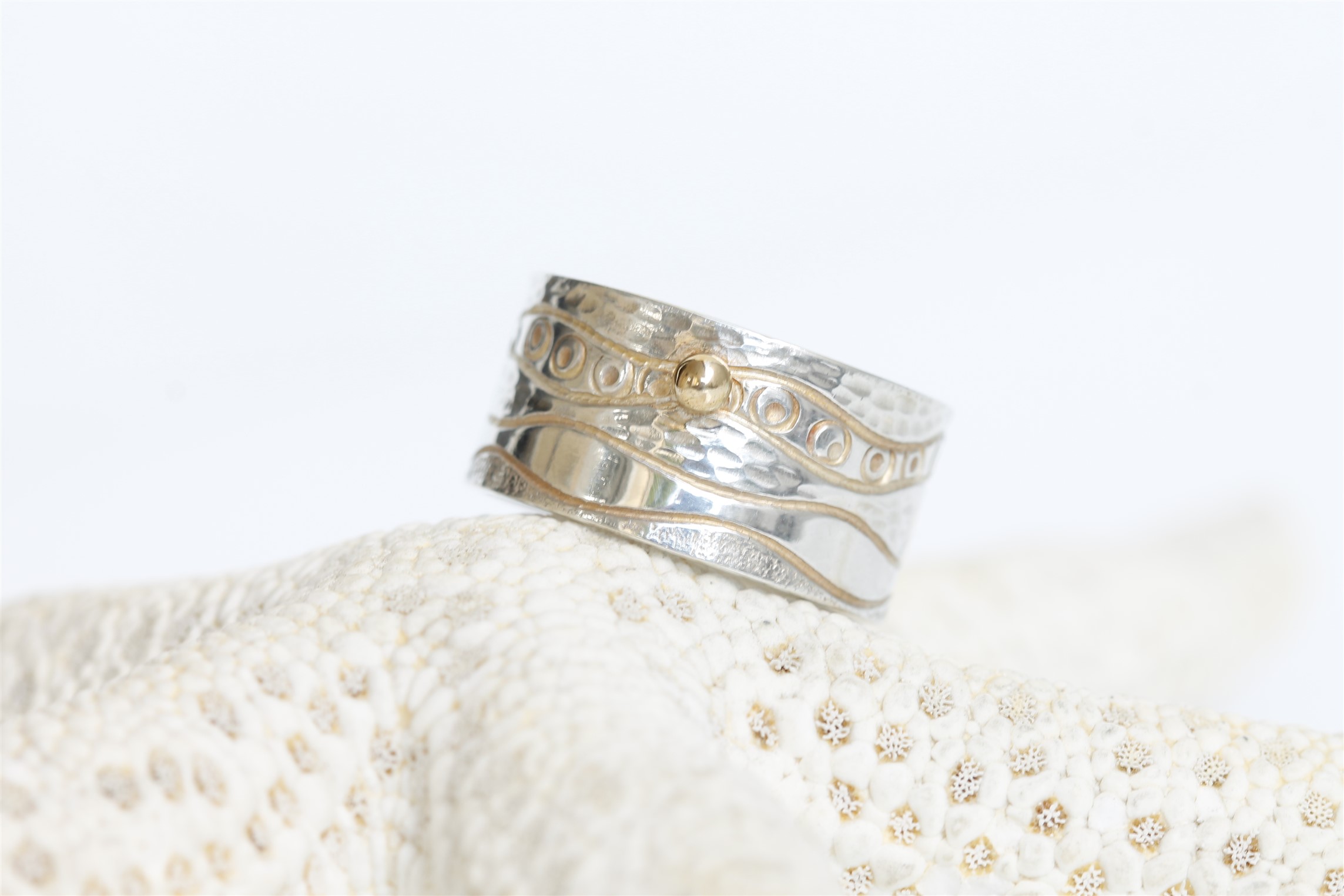 Anneau &lsquo;Vagues 2’ large – Pépite or & Argent massif — CRISKA