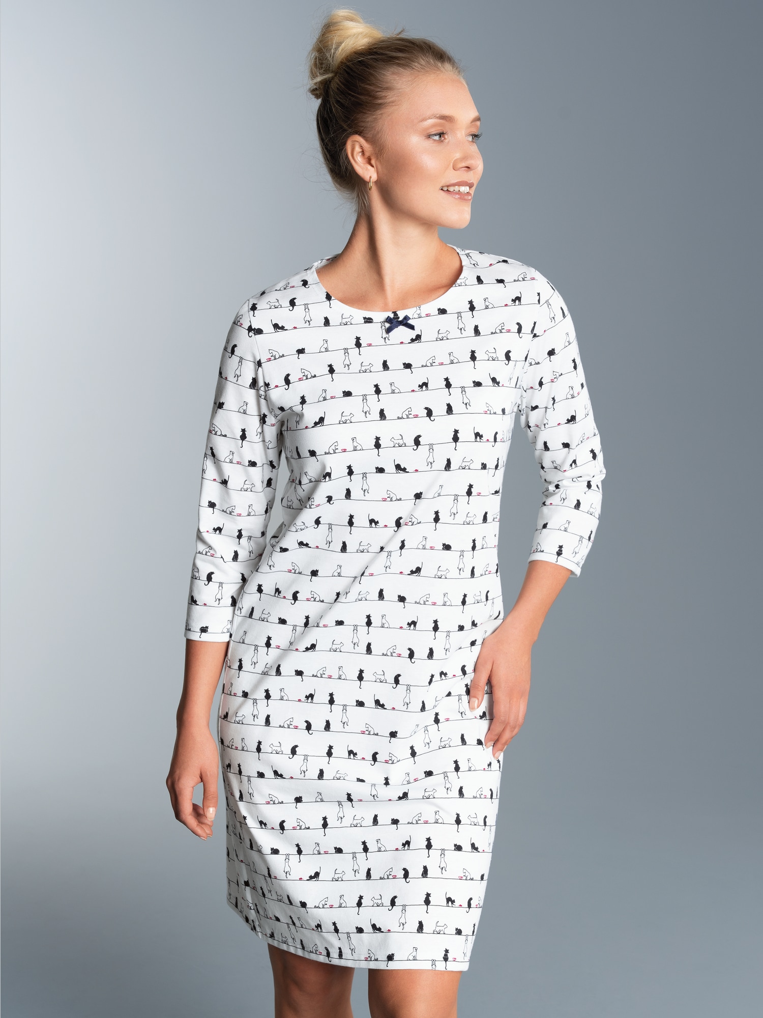 Femme · 3/4 Arm Nachthemd mit Katzenmotiv — TRIGEMA